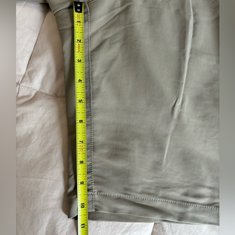 Under Armour Men’s Shorts - Picture 4 of 5